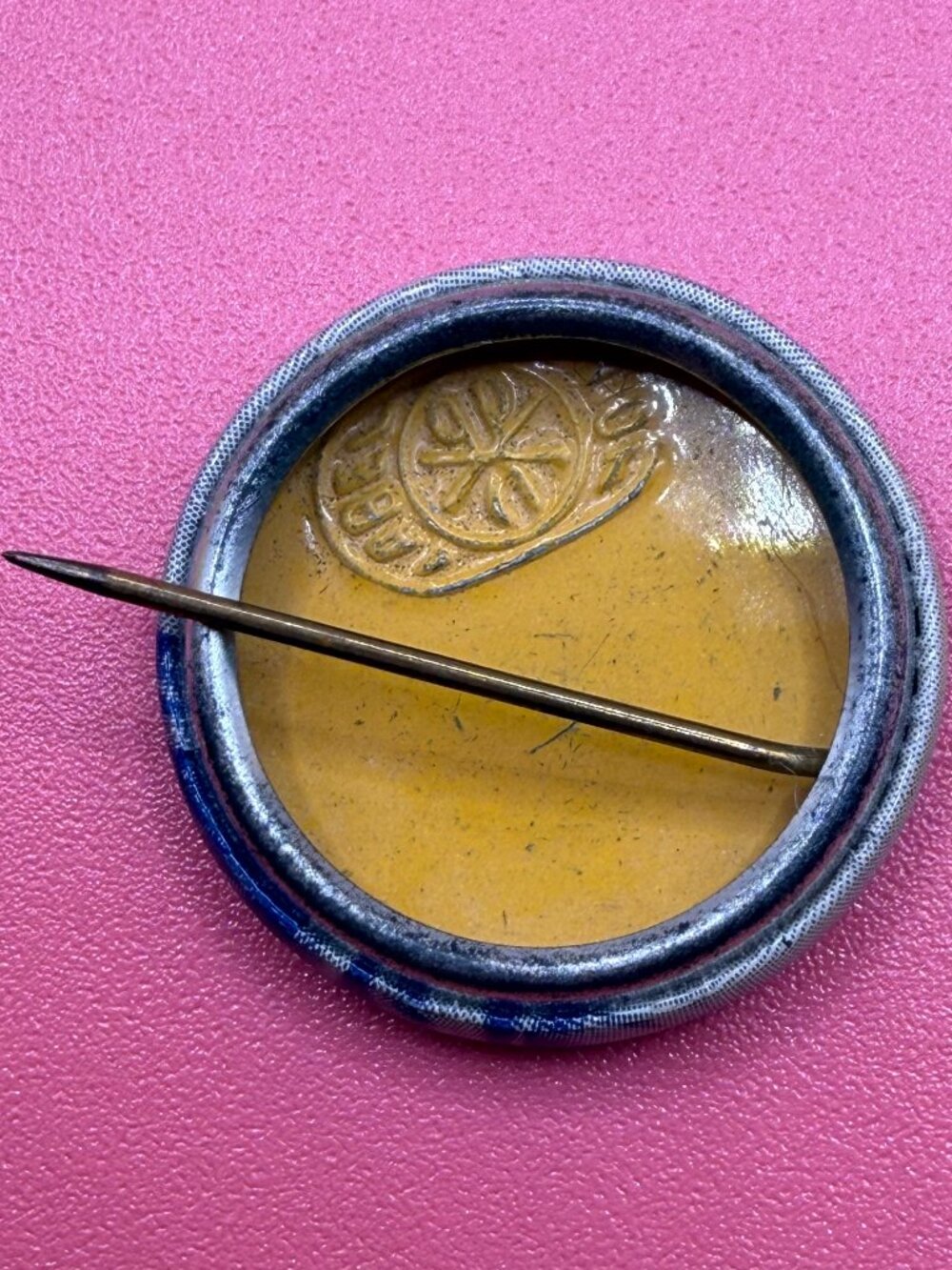 Vintage Virgin Mary Religious Pin Brooch Pinback - Picture 3 of 10